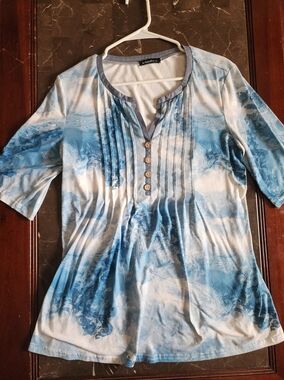 Just Fashion Now- Light Blue Paisley Pintuck Henley Top - Women Medium